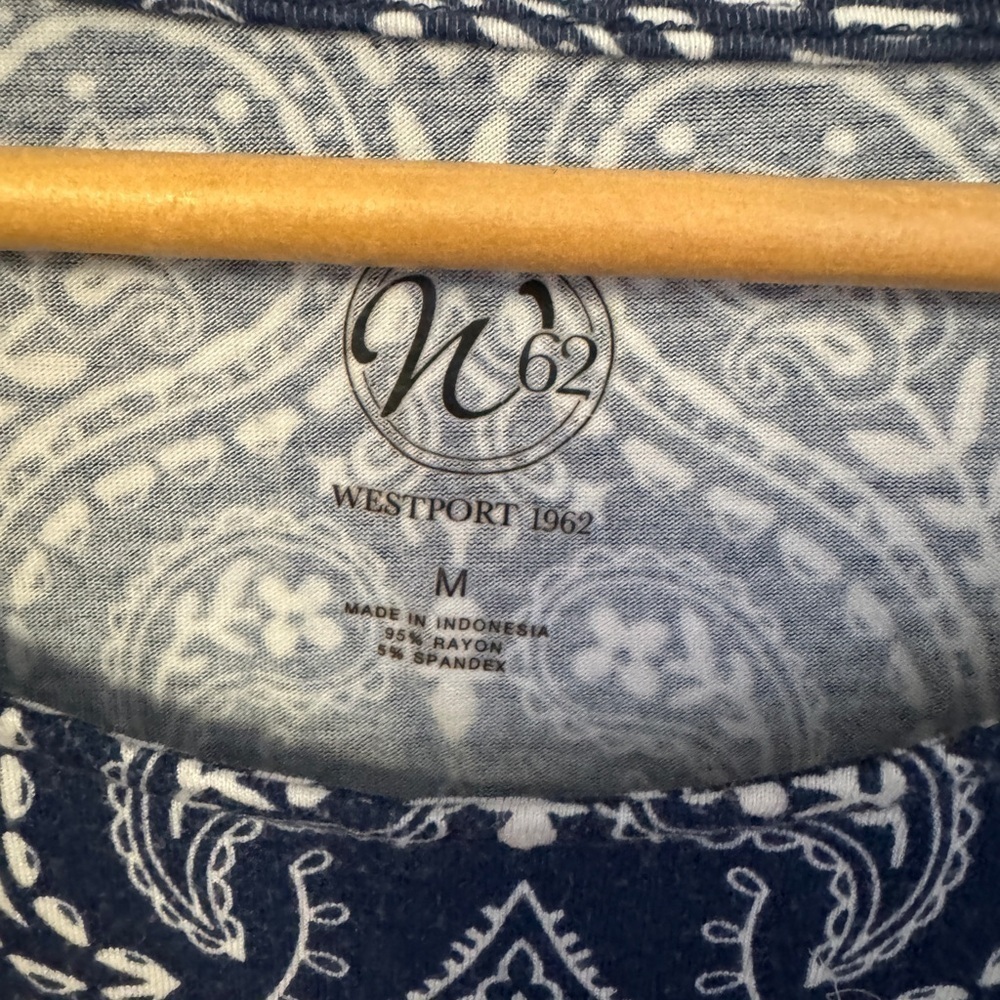 0424-26 Blue Paisley Scoop Neck Tee - Picture 2 of 3